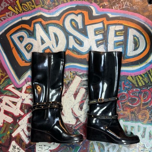 Bebe Black Patent Rain Boots with Gold Studded Strap - Size EU 38 / US 7.5 - Picture 1 of 12